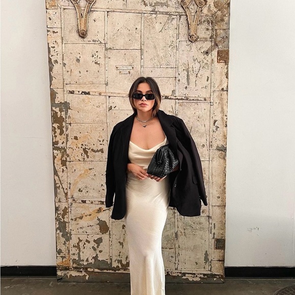 Shop Starlow Black Oversized Blazer - Picture 5 of 5